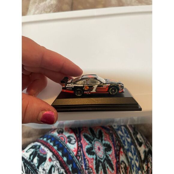 Lionel 2007 Martin Truex Jr #1 Bass Pro Shops Dover Race 1st Win NASCAR Racecar - Picture 3 of 16